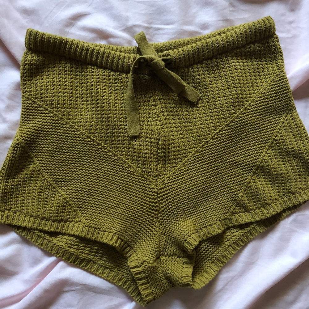 Cute crochet RVCA shorts